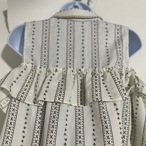 Blu Pepper Women’s Simple Floral Blouse! 
Size Medium! - Picture 4 of 5